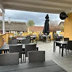 Hotell &