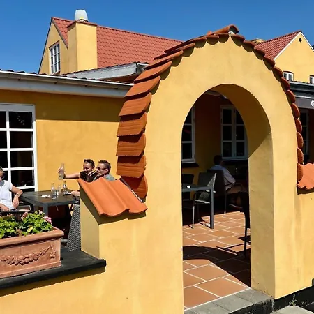 & Hotel Oro