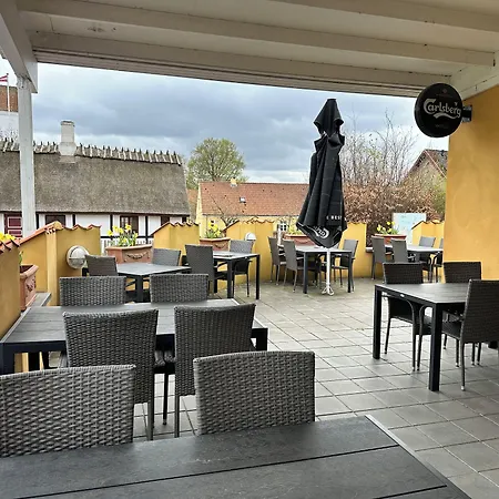 & Hotel Oro