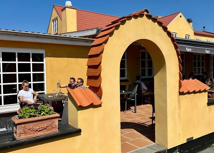 & Hotel Oro
